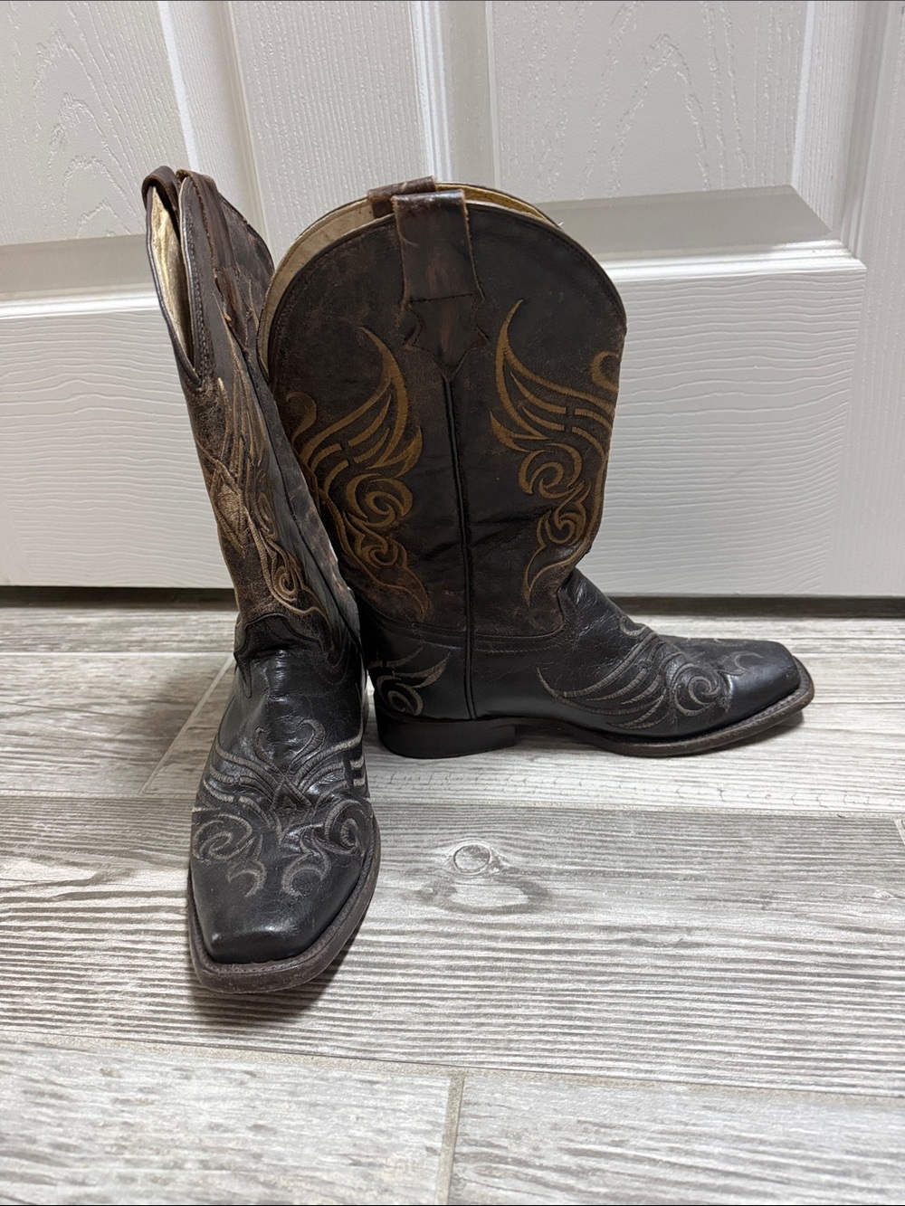 Circle G Black and Brown Embroidered Western Heeled Boots